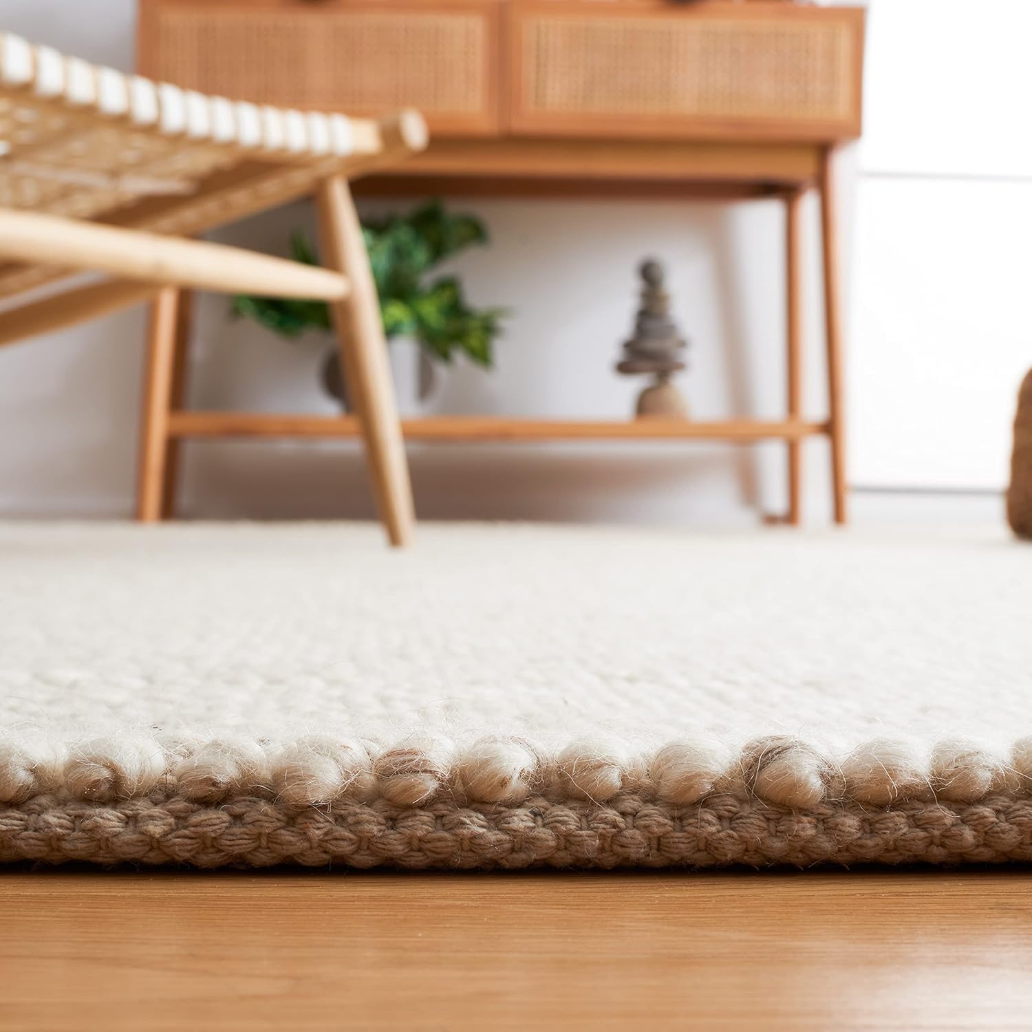 SAFAVIEH Area Rug 8x10 - Natura Collection - Large - Beige & Ivory, Handmade Wool Blend, Textured Design, Ideal for Living Room, Bedroom, Dining Space (NAT425B)