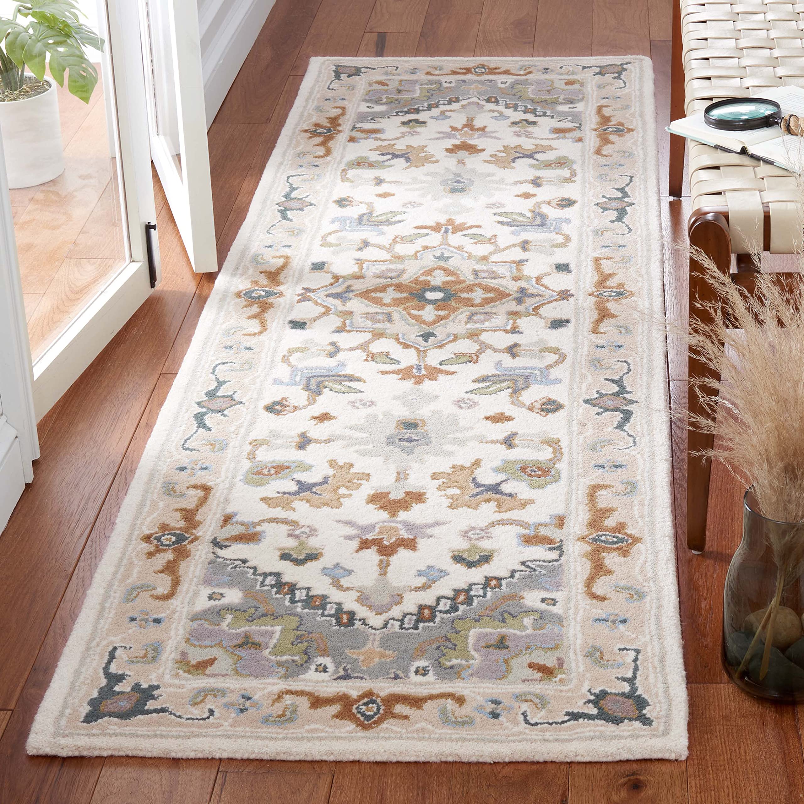 SAFAVIEH Area Rug 8x10 - Heritage Collection - Large - Red, Handmade Wool, Traditional Oriental Medallion Design, Ideal for Living Room, Bedroom, Dining Space (HG625A)