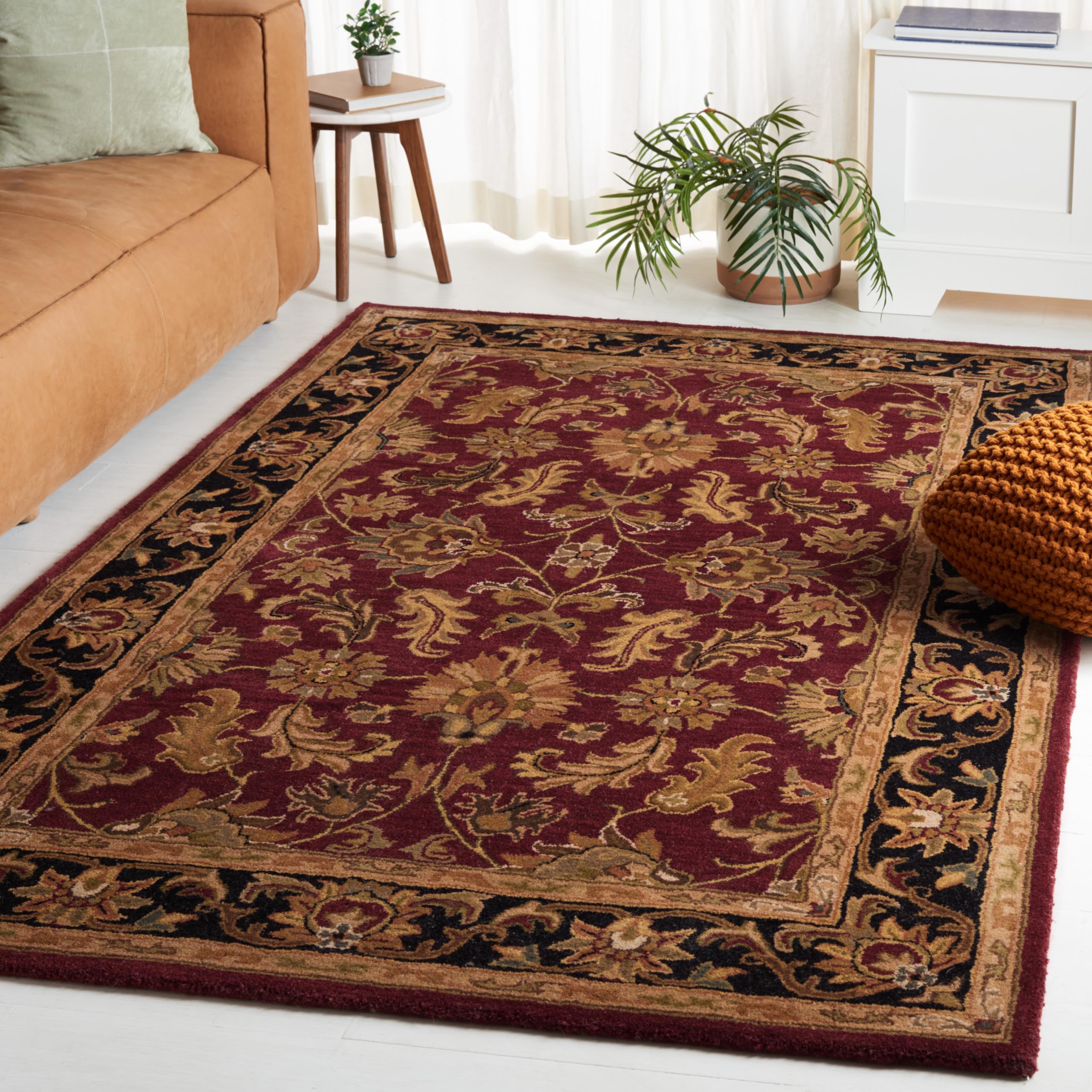 SAFAVIEH Heritage Collection Area Rug - 9' x 12', Black & Beige, Handmade Traditional Oriental Wool, Ideal for High Traffic Areas in Living Room, Bedroom (HG628B)