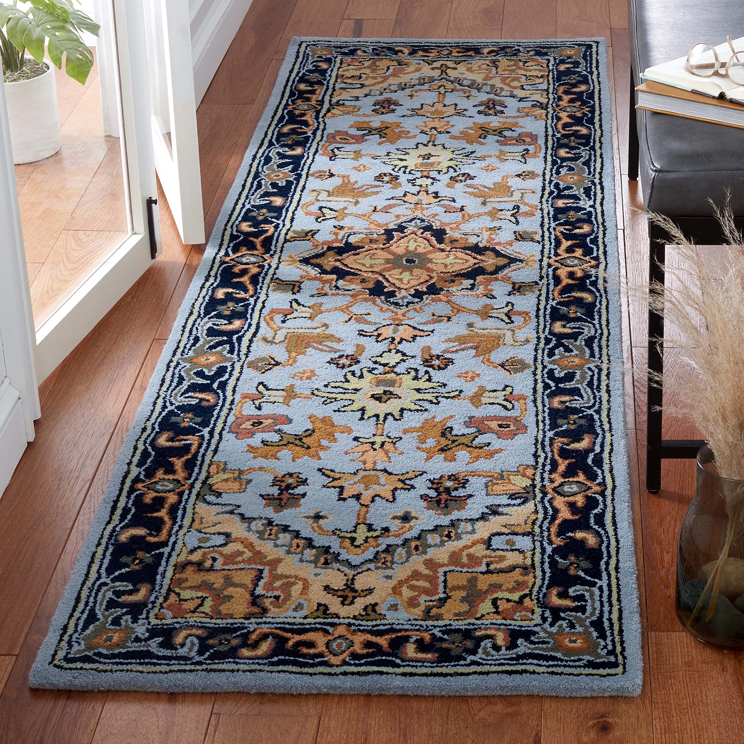 SAFAVIEH Area Rug 8x10 - Heritage Collection - Large - Red, Handmade Wool, Traditional Oriental Medallion Design, Ideal for Living Room, Bedroom, Dining Space (HG625A)