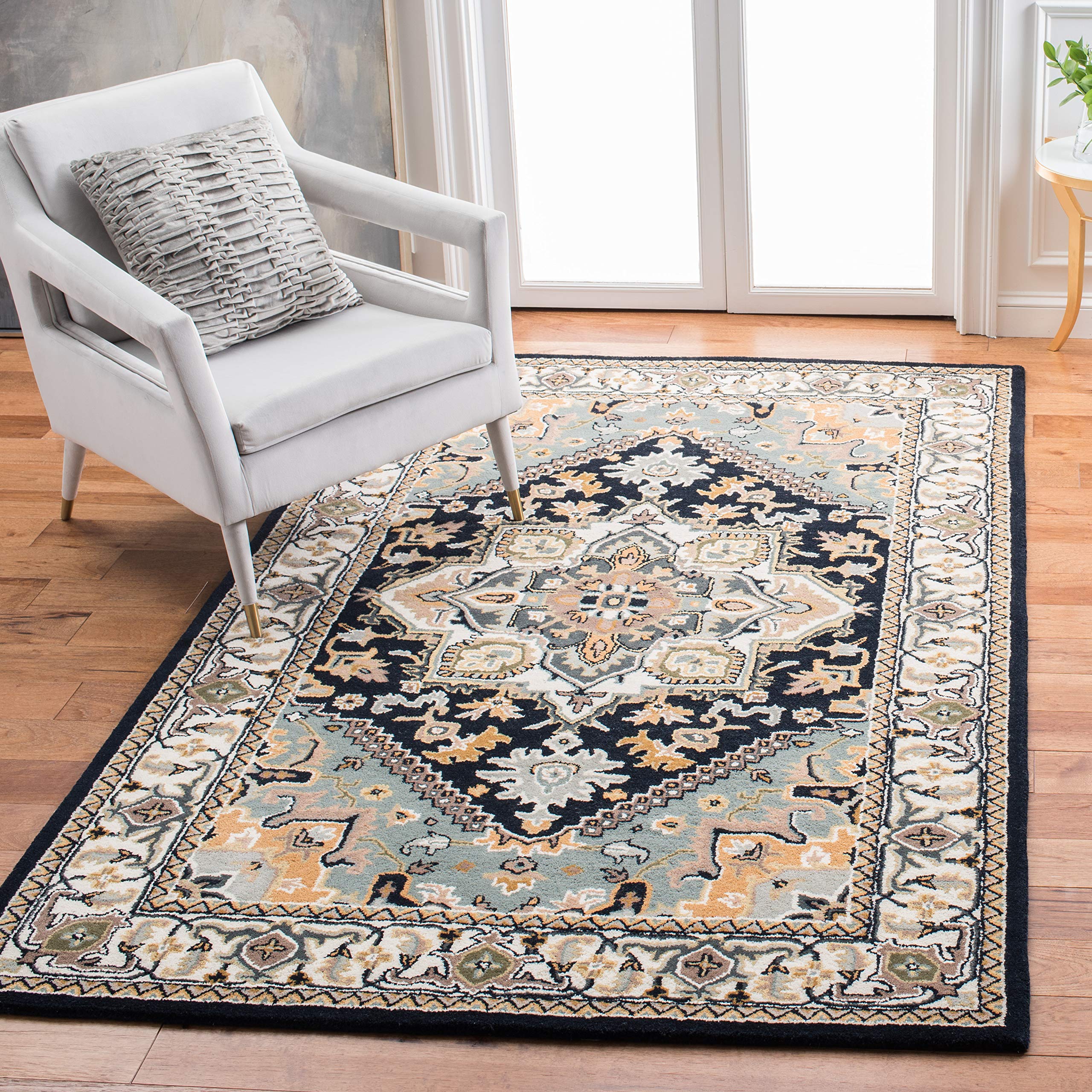 SAFAVIEH Area Rug 8x10 - Heritage Collection - Large - Red, Handmade Wool, Traditional Oriental Medallion Design, Ideal for Living Room, Bedroom, Dining Space (HG625A)