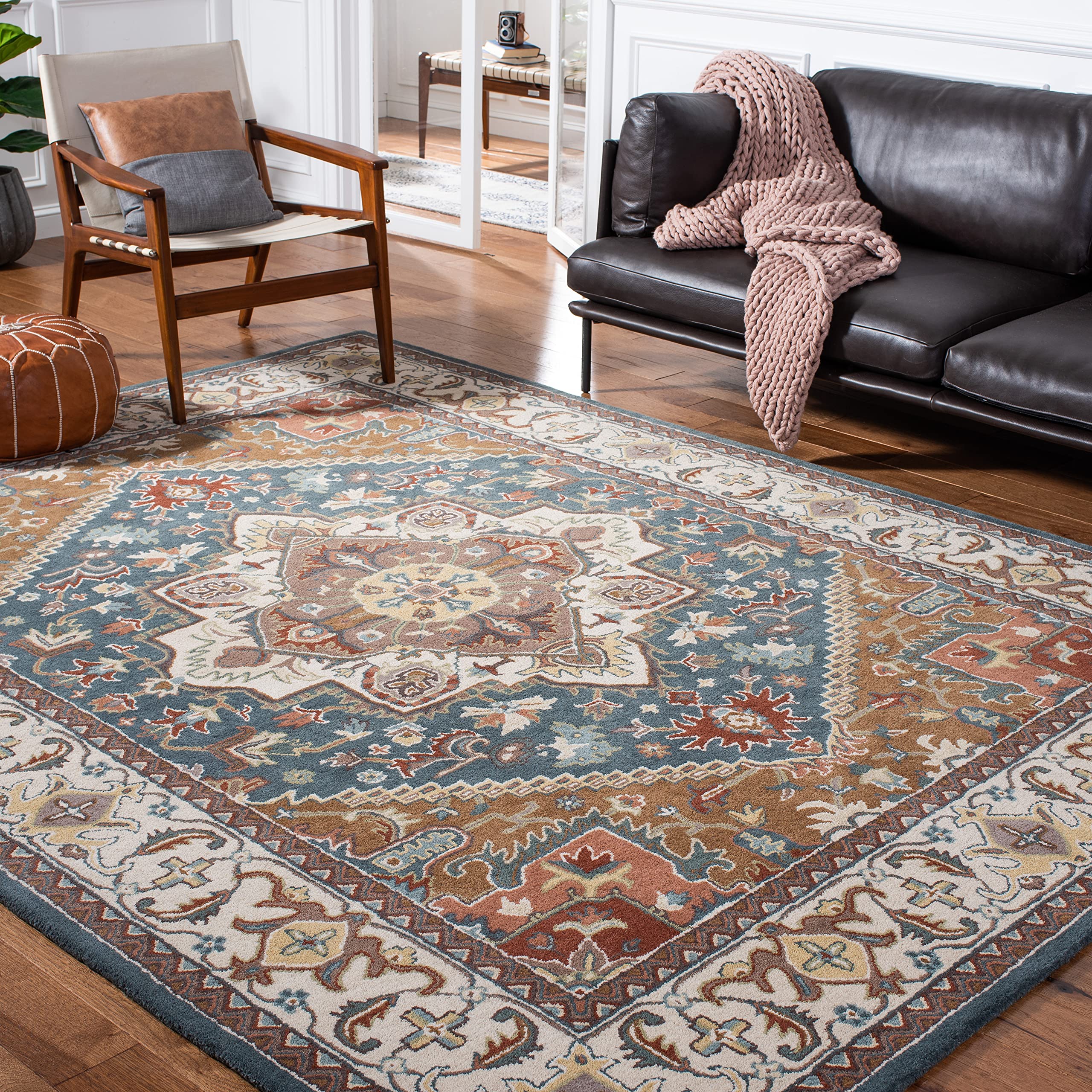 SAFAVIEH Area Rug 8x10 - Heritage Collection - Large - Red, Handmade Wool, Traditional Oriental Medallion Design, Ideal for Living Room, Bedroom, Dining Space (HG625A)