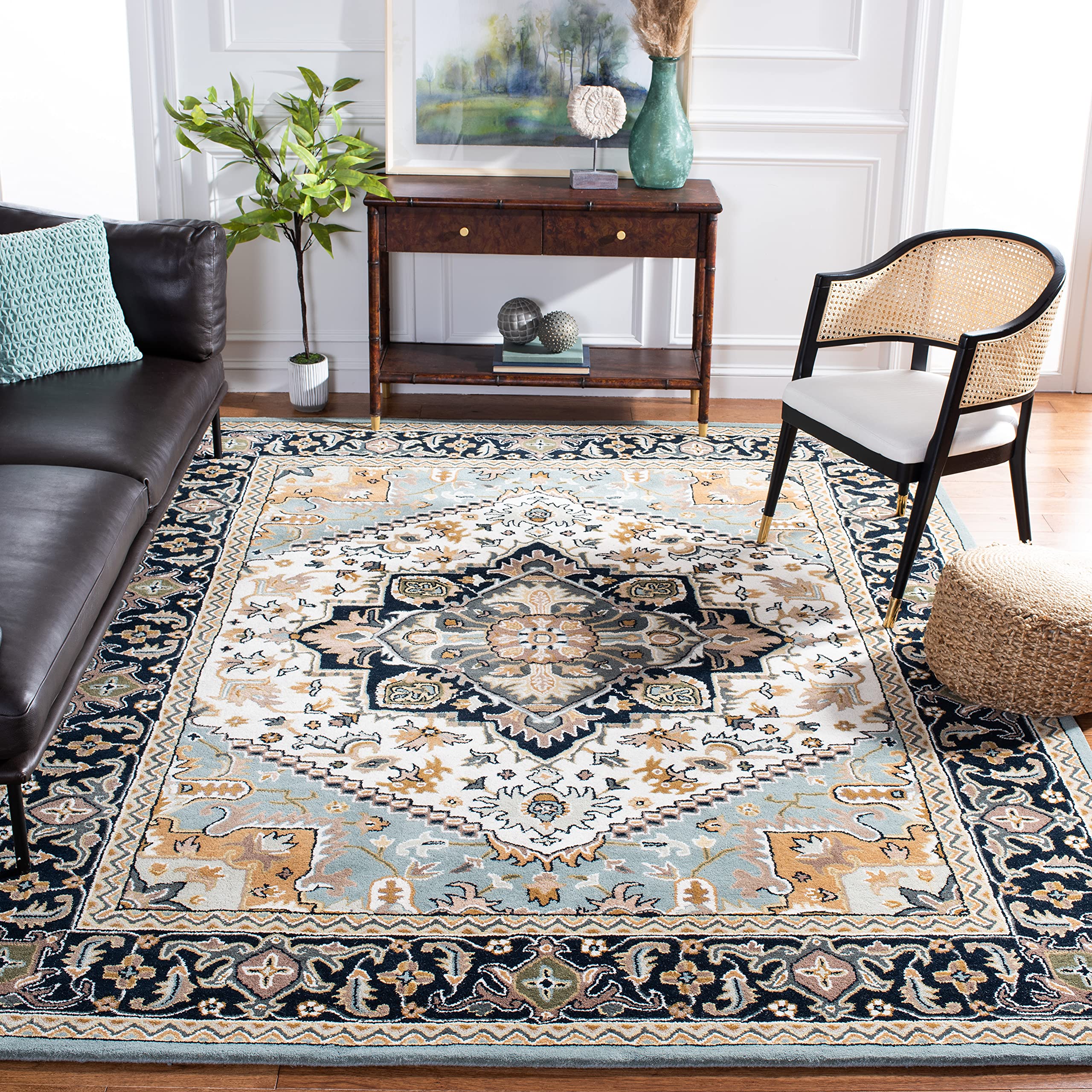 SAFAVIEH Area Rug 8x10 - Heritage Collection - Large - Red, Handmade Wool, Traditional Oriental Medallion Design, Ideal for Living Room, Bedroom, Dining Space (HG625A)