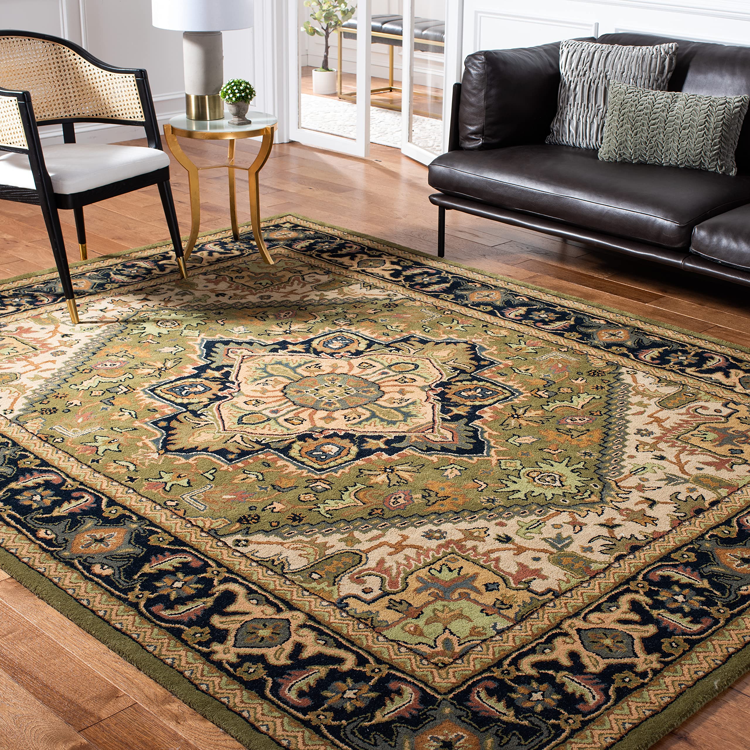 SAFAVIEH Area Rug 8x10 - Heritage Collection - Large - Red, Handmade Wool, Traditional Oriental Medallion Design, Ideal for Living Room, Bedroom, Dining Space (HG625A)