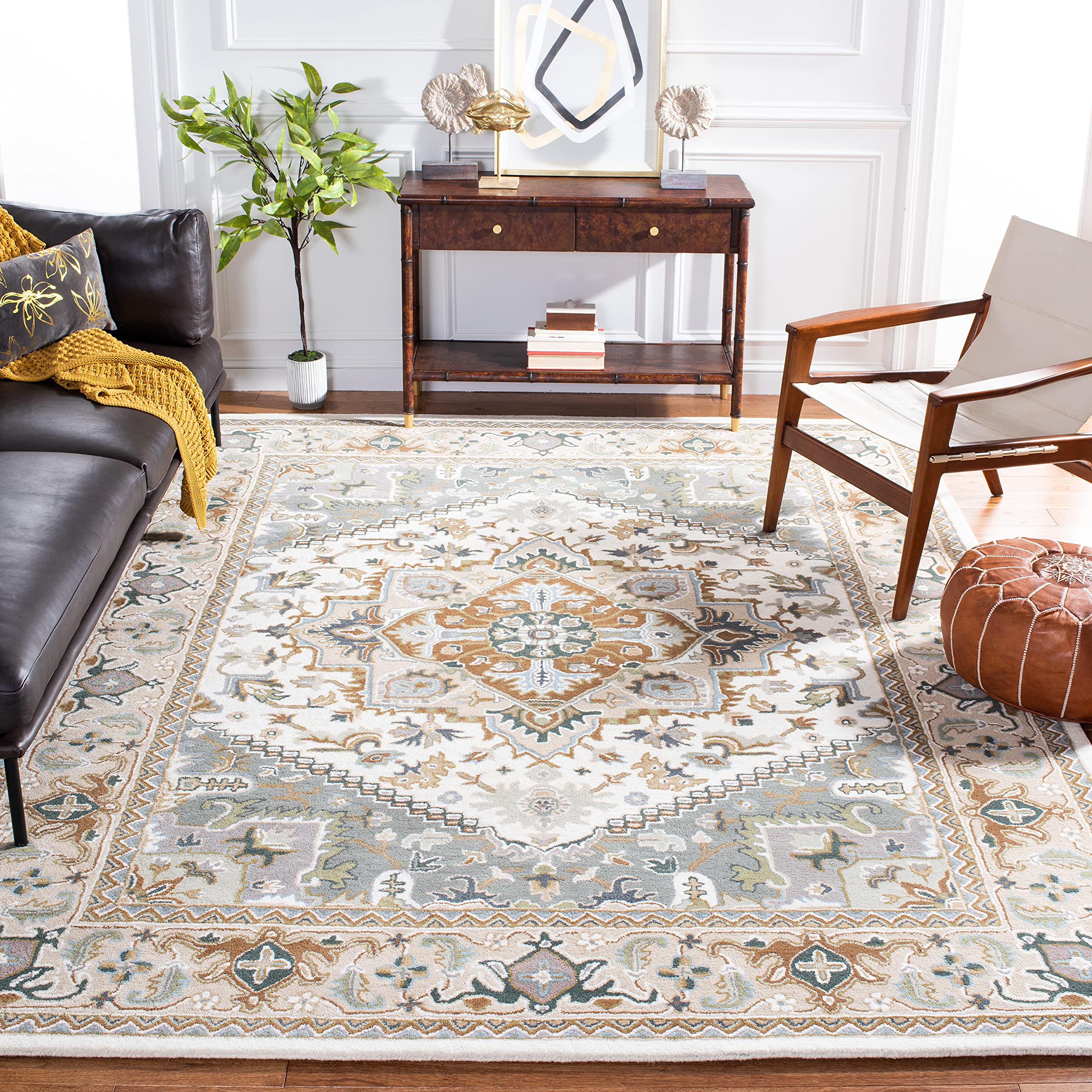 SAFAVIEH Area Rug 8x10 - Heritage Collection - Large - Red, Handmade Wool, Traditional Oriental Medallion Design, Ideal for Living Room, Bedroom, Dining Space (HG625A)