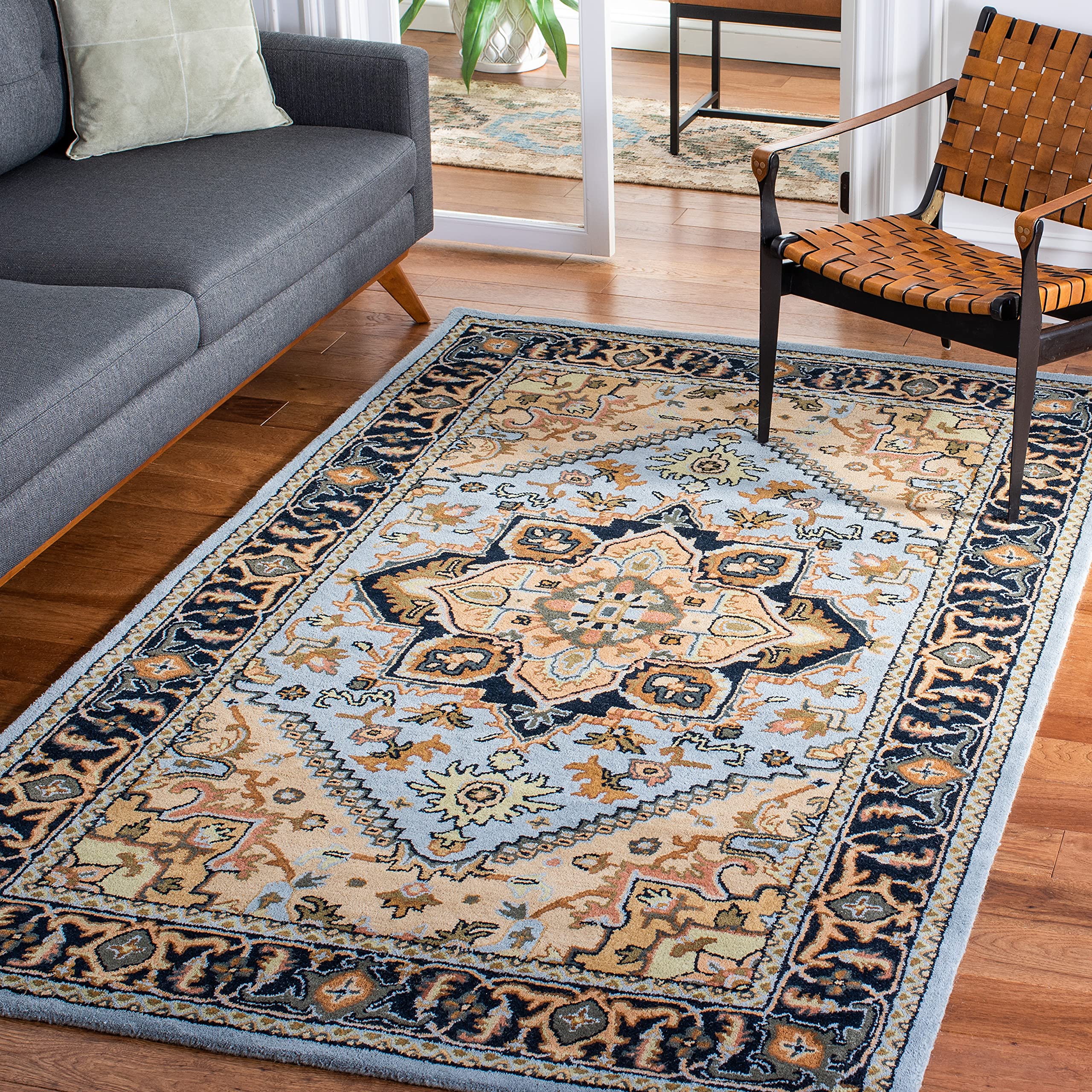 SAFAVIEH Area Rug 8x10 - Heritage Collection - Large - Red, Handmade Wool, Traditional Oriental Medallion Design, Ideal for Living Room, Bedroom, Dining Space (HG625A)