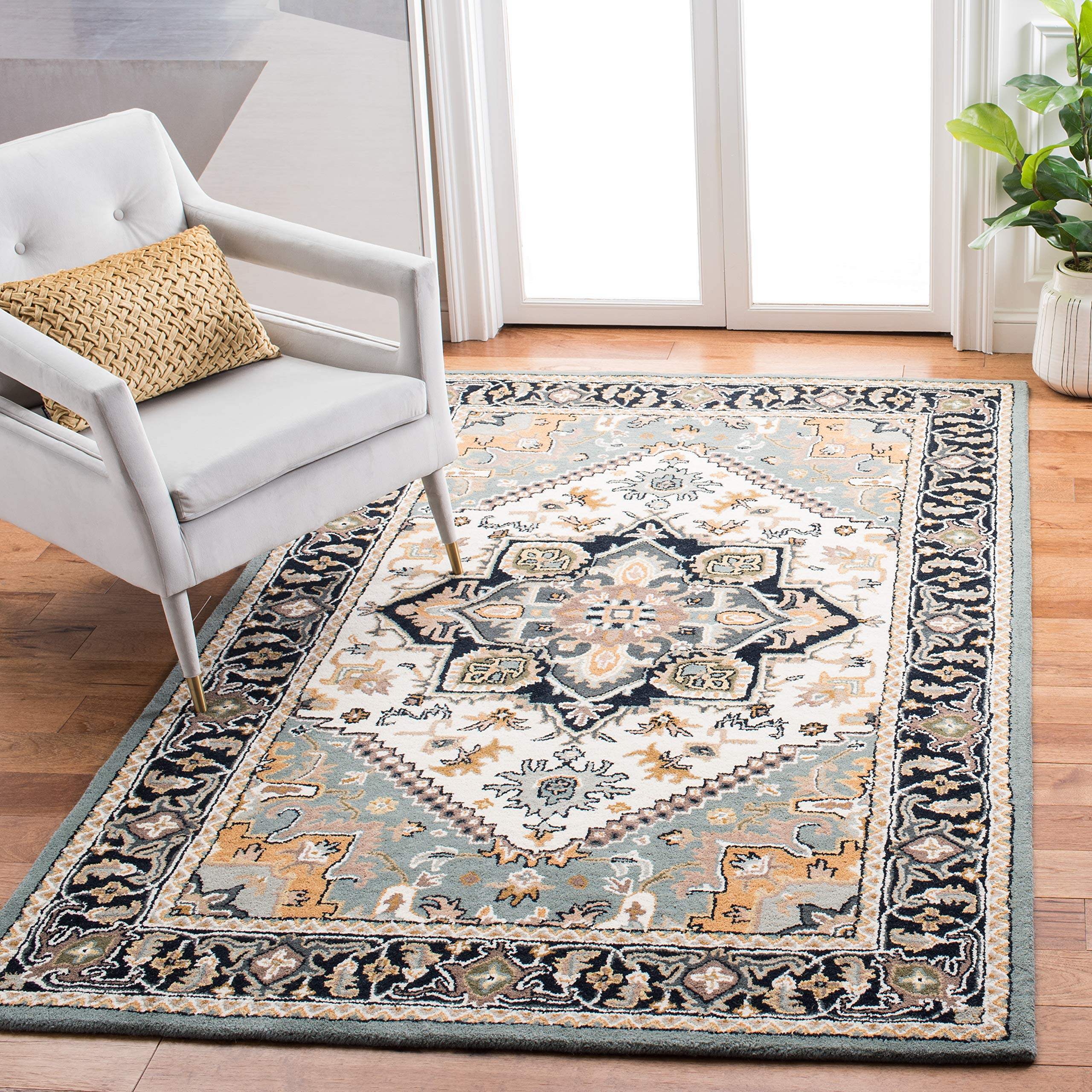 SAFAVIEH Area Rug 8x10 - Heritage Collection - Large - Red, Handmade Wool, Traditional Oriental Medallion Design, Ideal for Living Room, Bedroom, Dining Space (HG625A)