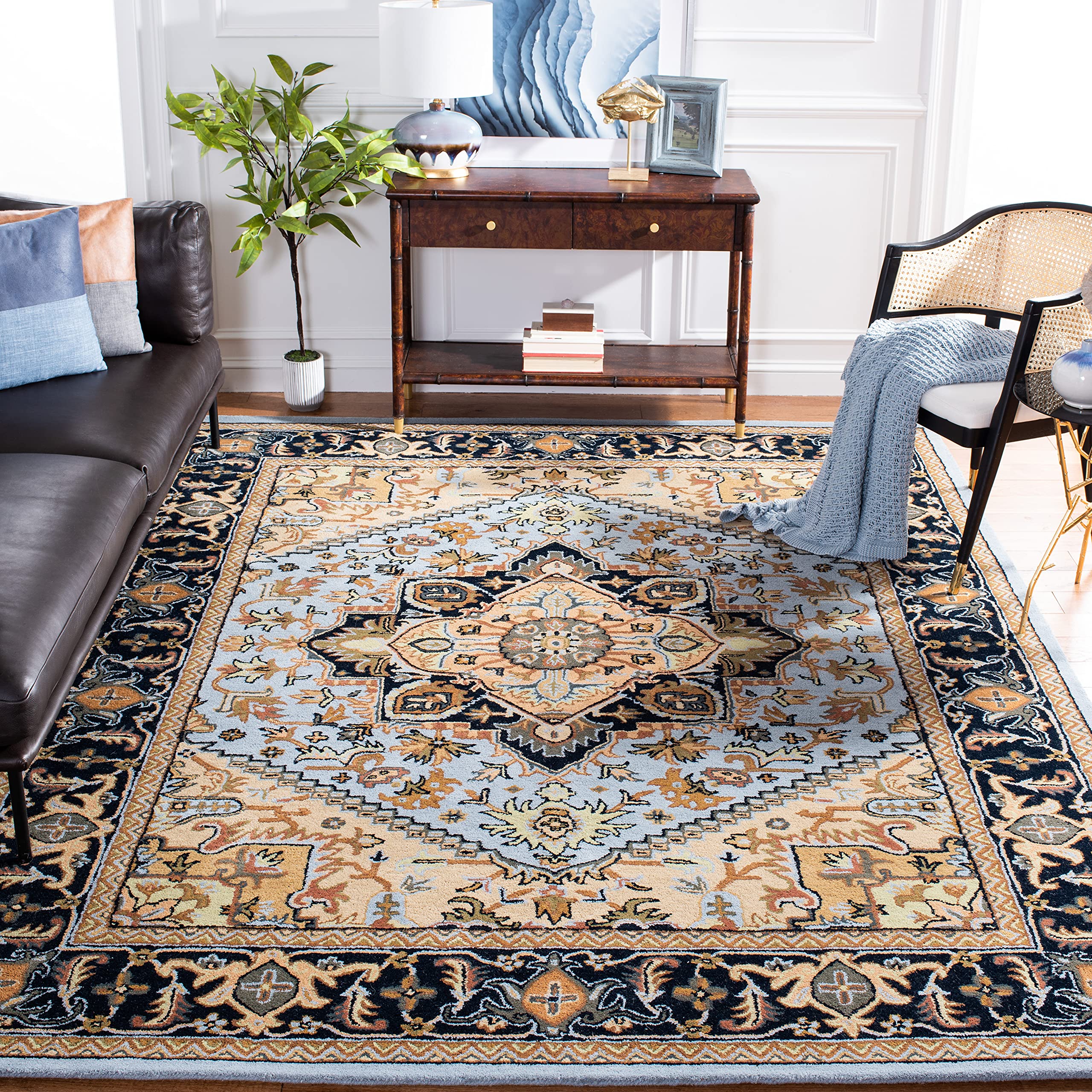SAFAVIEH Area Rug 8x10 - Heritage Collection - Large - Red, Handmade Wool, Traditional Oriental Medallion Design, Ideal for Living Room, Bedroom, Dining Space (HG625A)